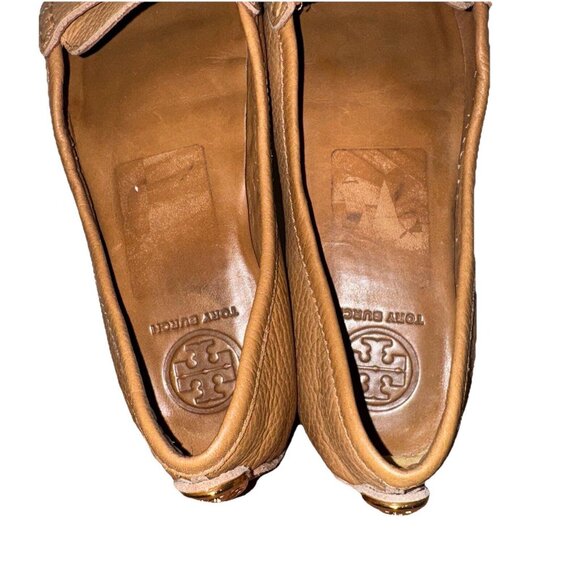 Tory Burch Camel PENNIE LOAFERS Pebble Leather Gold Slip-On Career‎ Womens 9M - Picture 11 of 13